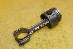 Поршень шатун шатун 06935 doblo ii 1.3 multi-jet фото №1