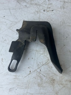 Захист петля c4 picasso ii 9678395380 права фото №1