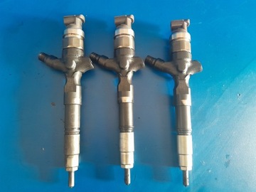 Инжектор 23670-30150 toyota hilux 2.5 d4d 2kd фото №1