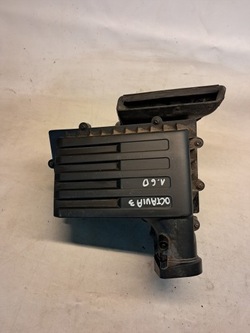 Корпус фільтра повітря skoda octavia iii 1.6 tdi 5q0129607s фото №1