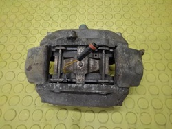 Mercedes w211 3.2 cdi супорт гальмівний праві перед 20704704 фото №1