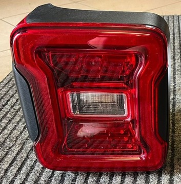 Лампа задняя зад led wrangler jl 18+ usa mopar оригинал фото №1