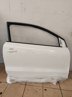 Vw polo 6r0 3d дверь правые перед lc9a комплектные фото №1