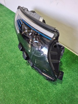 Лампа права перед передня mercedes eqc повний led a2939068200 фото №1