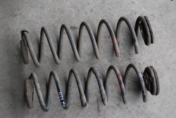 Citroen ds4 1.6thp пружини пружина зад комплект фото №1