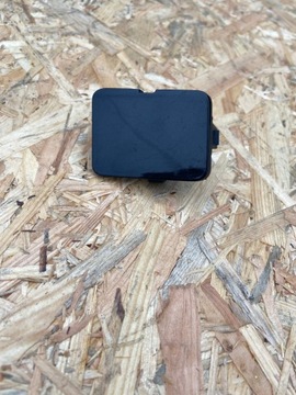 Заглушка бампера фаркоп перед sandero ii рестайлинг 15- фото №1