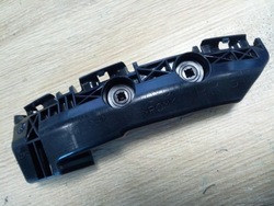 Ползун бампера toyota rav4 '05-12 зад правый 52562-42031 новый оригинал. фото №1