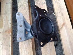 Лапи подушка двигателя audi a1 8x s1 2.0 tfsi 6r0199185a фото №1