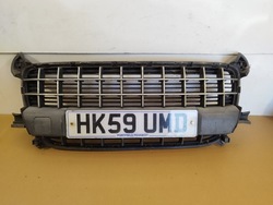 Решітка радіатора решітка решітка середня хром бампер перед peugeot 3008 i 2009-2013 фото №1