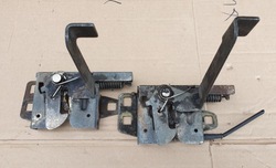 Замок капота перед кришки двигуна ford escort оригінальний номер фото №1