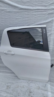 Двері зад задні праві toyota yaris iii 3 рестайлінг фото №1