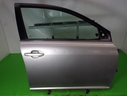 Toyota avensis t25 двері праві передні 1c0 фото №1