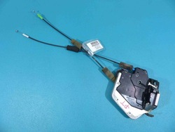 Замок зад праві 8 pin lexus is ii 05-13 is220 фото №1