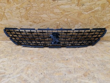 Решітка решітка радіатора решітка радіатора peugeot 308 ii t9 рестайлінг 2017-2021r фото №1