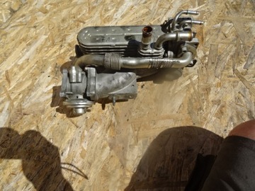 Колектор всмоктуючий vw golf v plus 03g129713 фото №1