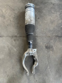 Range rover sport l494 рестайлинг амортизатор правые фото №1