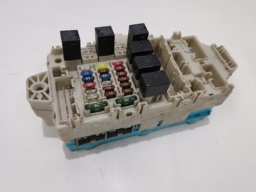 Outlander i 03-06 2.0 коробка предохранитель фото №1