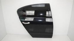 Двері праві зад vw passat b6 05-10r sedan фото №1