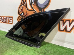 Стекло кузовная зад правая range rover velar j8a2-29600-dc фото №1