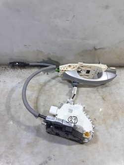 Замок двері лівий перед vw touareg iii 8j1837015f фото №1