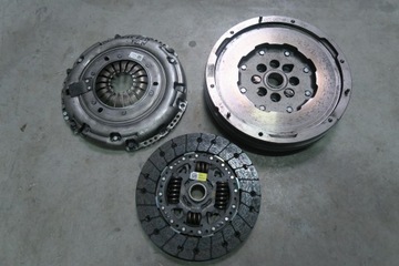 Колесо двомасовий focus mk4 1.5 ecoboost hx7g-6477-ab фото №1