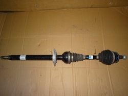 Mercedes b клас 246 176 gla cla піввісь права фото №1