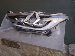 Фара лівий лампа ліва toyota yaris iv повний led фото №1