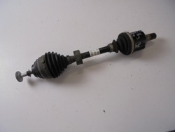 Полуось левый перед bmw серии 1 f40 2.0 дизель 2019- фото №1