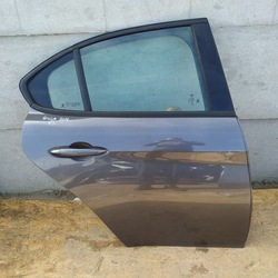 Двері праві зад задні alfa romeo giulia 2016 фото №1