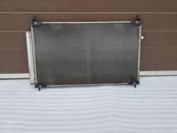 Радіаторів кондиціонера corolla e16 auris ii фото №1