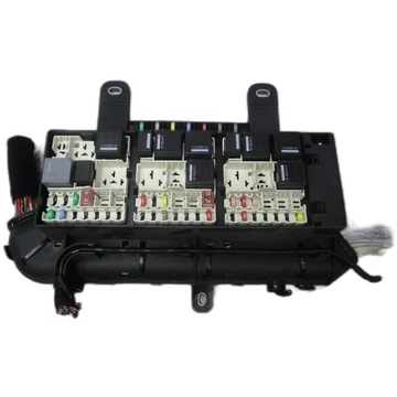 Jaguar e-pace 2017r 2,0d коробка запобіжників фото №1