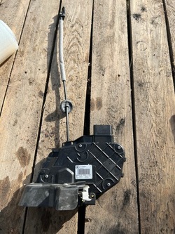 Volvo оригінальний номер 31253921 замок фото №1