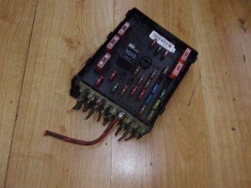 Vw passat b6 коробка запобіжників 2.0 tdi фото №1