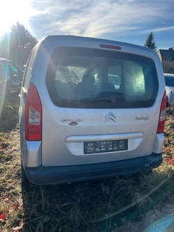Кришка задня citroen berlingo ii peugeot parner ezrc фото №1