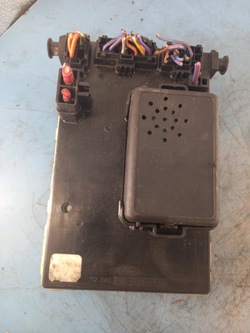 Коробка предохранителей ford mondeo mk2 96-00r фото №1