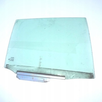 Скло задня права двері toyota yaris ii 5d 06-11r фото №1