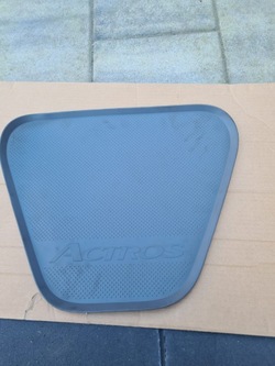 Гумова накладка прокладка mercedes actros mp2 a9436890096 фото №1