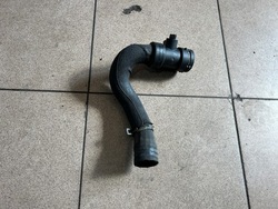 Трубка шланг радіатор води audi a6 c5 3.0 asn фото №1