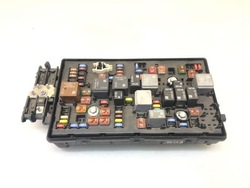 Opel insignia a 2010 рамка / модуль запобіжників фото №1