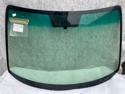 Mazda 3 axcela стекло передняя лобовое po 2004- фото №1