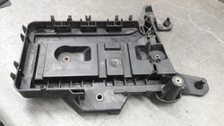 1k0915333c seat toledo iii 3 04- 2,0 tdi bkd основание акумулятора фото №1