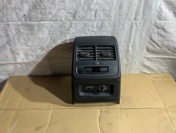 Audi rs4 2022r рамка туннеля среднего 8w0864376 фото №1