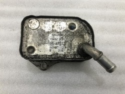 Радиаторов масла audi a4 b8 06b117021 фото №1