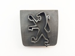 Знак емблема логотип lew перед w решітка радіатора peugeot 205 306 фото №1