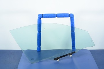 Toyota avensis t22 стекло дверь перед правая фото №1