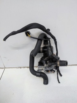 Додатковий насос води mercedes c клас w206 206 фото №1