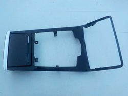 Audi a8 s8 d3 рестайлинг рамка туннеля пепельница фото №1