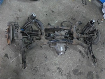 Mitsubishi outlander iii 2.0 поворотный кулак зад l p фото №1