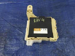 Коробка предохранителей toyota rav-4 iv гибрид фото №1