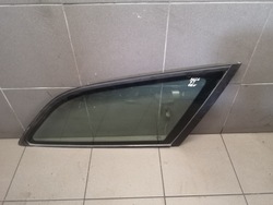 Стекло треугольник правые зад audi a6 c6 avant 06r фото №1